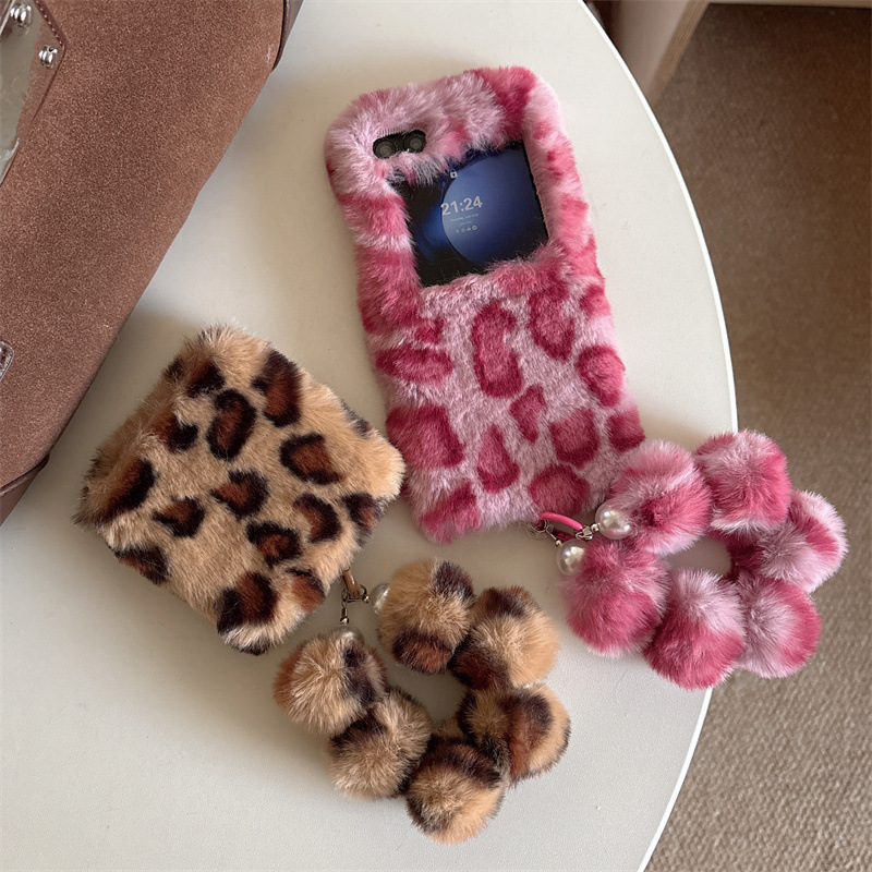 Phone Cases Samsung Galaxy - เคสโทรศัพท์ลายเสือดาวแฟชั่น สายคล้องข้อมือขนปุย สำหรับ Samsung Galaxy Z